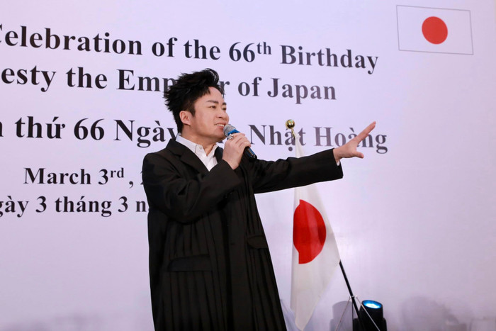 Tùng Dương lên tiếng khi bị so sánh với 2 diva nhạc Việt Ảnh 3