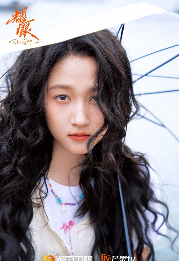 6 tiểu hoa 95 có nhiều phim chờ chiếu nhất: Vương Sở Nhiên, Điền Hi Vi cạnh tranh sát nút Ảnh 3