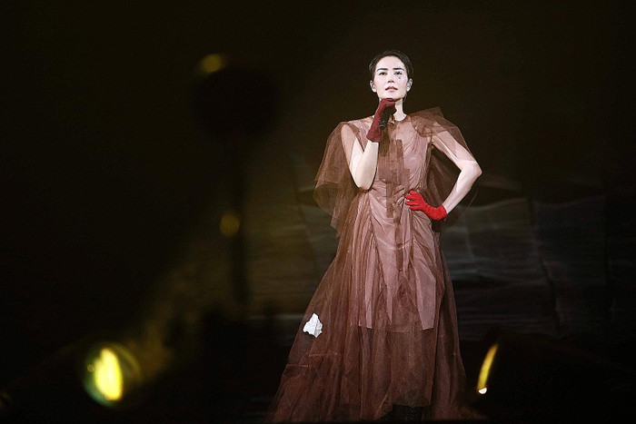 'Bà trùm showbiz' lên tiếng bênh vực Vương Phi Ảnh 4