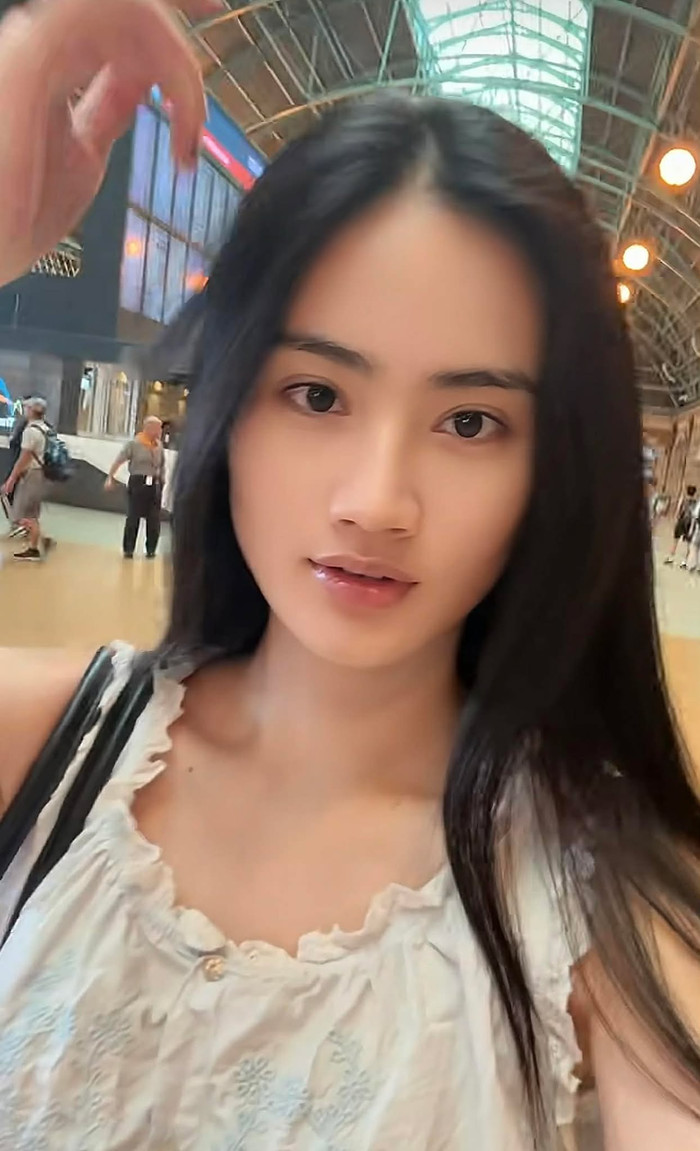 Hoa hậu Ý Nhi chia sẻ về việc quay lại Úc du học sau khi về Việt Nam đón Tết.