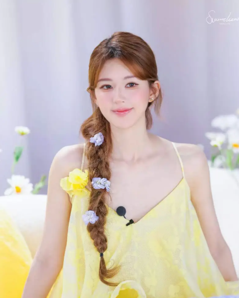 Trên các nền tảng mạng xã hội, nhiều khán giả nhận xét nữ diễn viên vẫn đang duy trì phong độ nhan sắc ổn định.&nbsp;