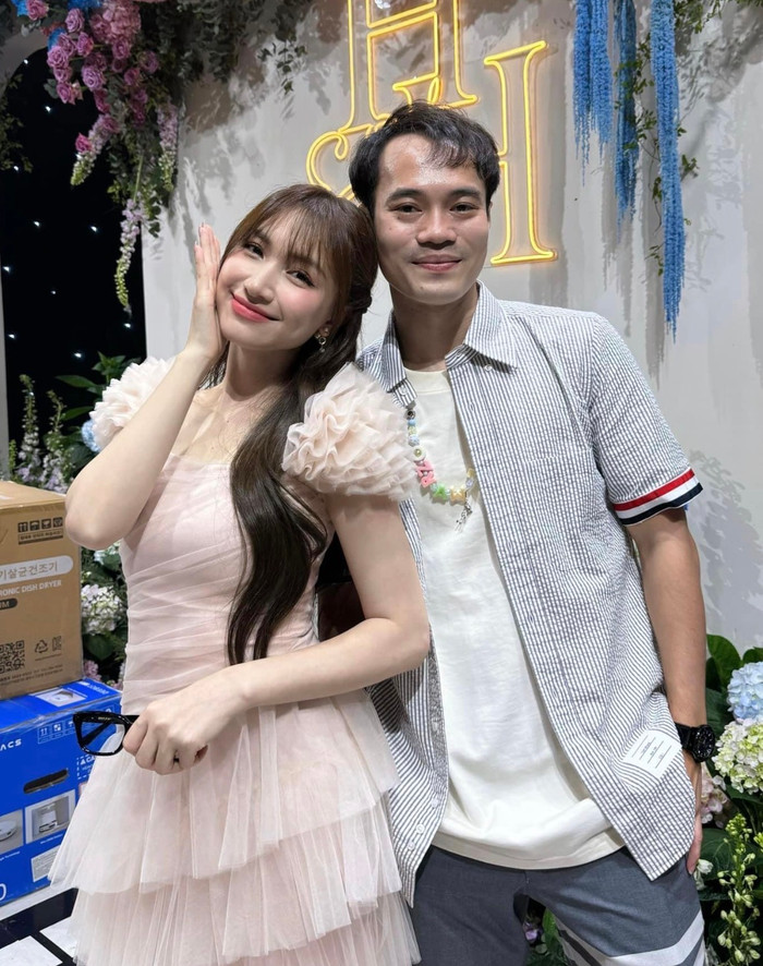 Hòa Minzy và Văn Toàn&nbsp;là bạn thân 11 năm.