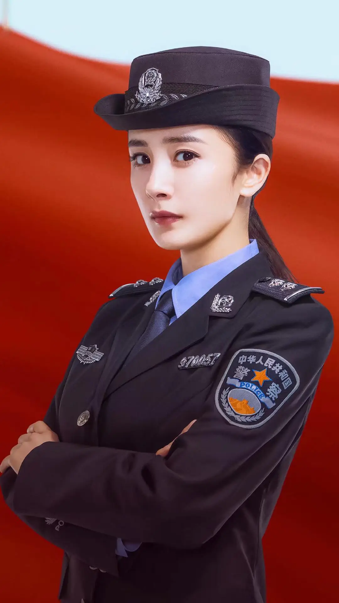 Dương Mịch từng có vai diễn cảnh sát không mấy thành công trong Bạo Phong Nhãn