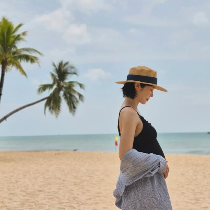 Nữ diễn viên Lee Moon Jung thông báo mang thai con thứ ba.