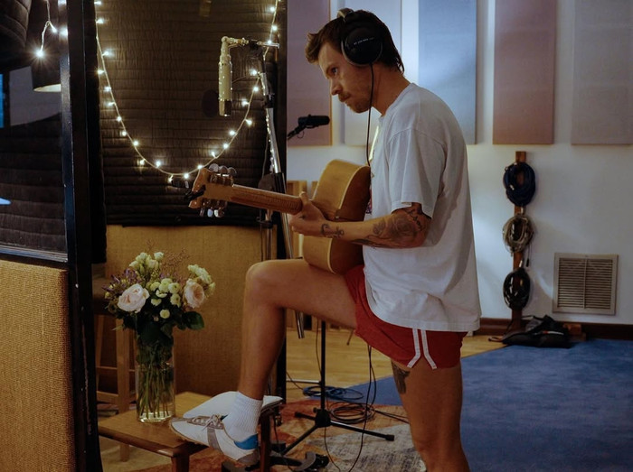 Harry Styles trở lại sau 4 năm: Cuộc thử nghiệm táo bạo hay canh bạc mạo hiểm? Ảnh 7
