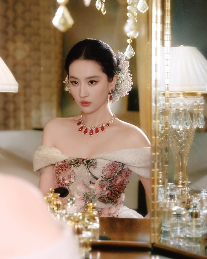 Lưu Diệc Phi vốn nổi tiếng nhờ nhan sắc xinh đẹp, thần thái nổi bật. Ảnh: IGNV