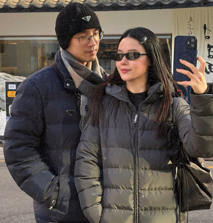 Khoảnh khắc ngọt ngào của vợ chồng Midu. Ảnh: FBNV