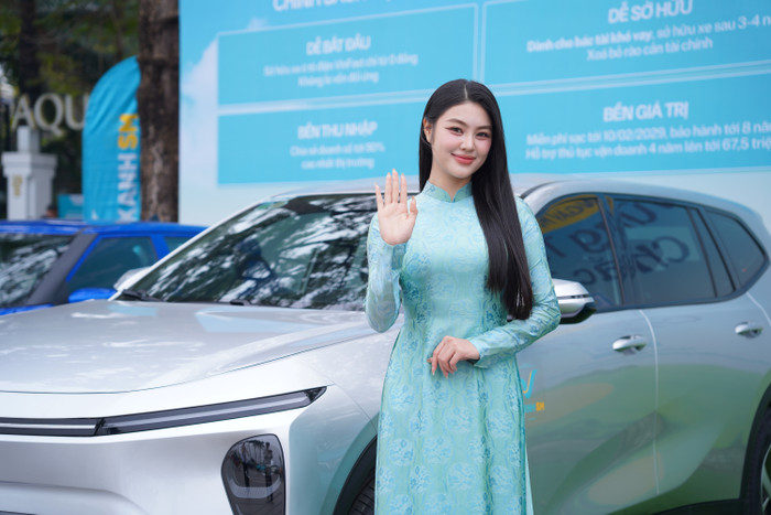 Á hậu Dương Ngọc Ánh và lời chúc 'vững tay lái' gửi tặng các nữ tài xế nhân dịp 8/3 tại ngày hội tuyển dụng Bác Tài Xanh Ảnh 3