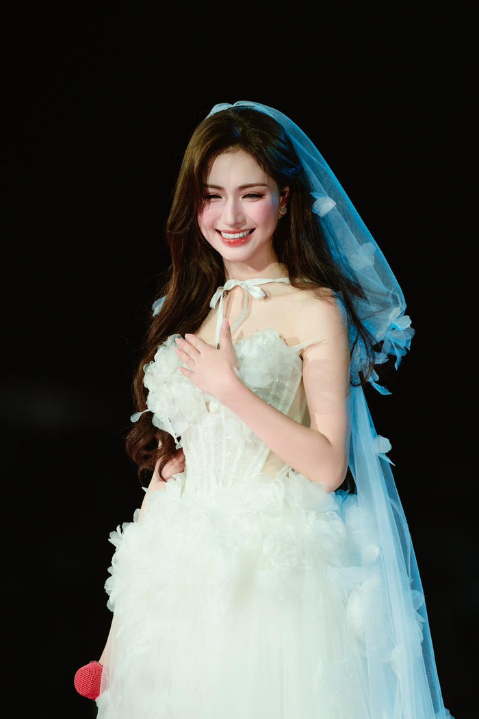 Hòa Minzy từng úp mở về kế hoạch tổ chức đám cưới.