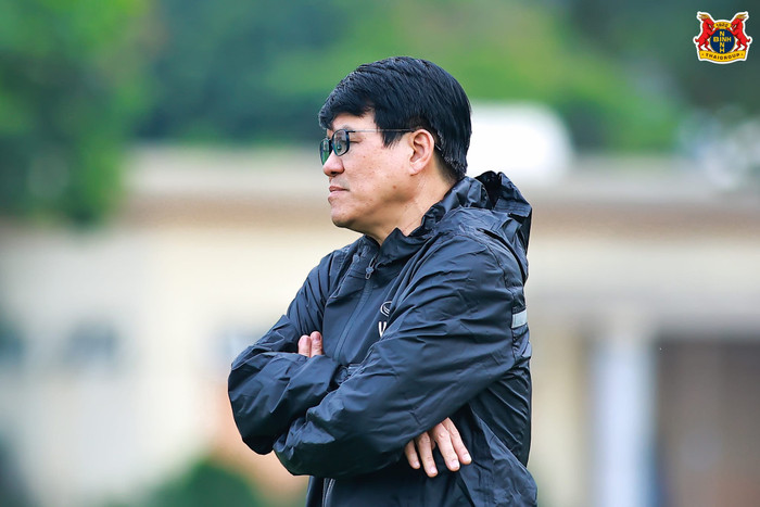 HLV Vũ Tiến Thành đã đưa ra một quyết định đáng chú ý trong sự nghiệp khi rời công việc tại HAGL. Ảnh: CLB Ninh Bình