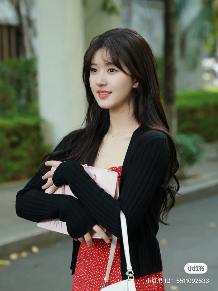 Phong cách ngọt ngào, nữ tính cho phái nữ trong ngày Quốc tế Phụ nữ.