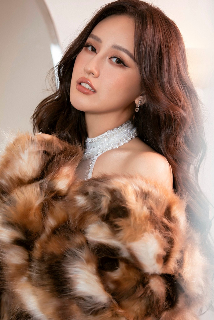 Mai Phương Thúy thoải mái đề cập đến chuyện kết hôn, sinh con với giới truyền thông. Ảnh: FBNV