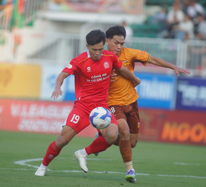 Thất bại ngay trên sân Pleiku trước CA TP.HCM đang khiến HAGL đối mặt nguy cơ rơi sâu trở lại cuộc đua trụ hạng tại V.League. Ảnh: CLB CA TP.HCM