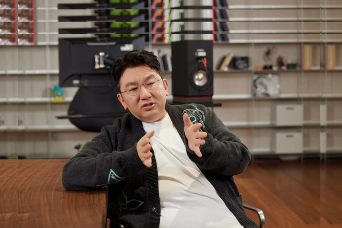 HYBE 'bắt tay' với nền tảng nhạc số lớn nhất thế giới, cộng đồng mạng tranh cãi Ảnh 3