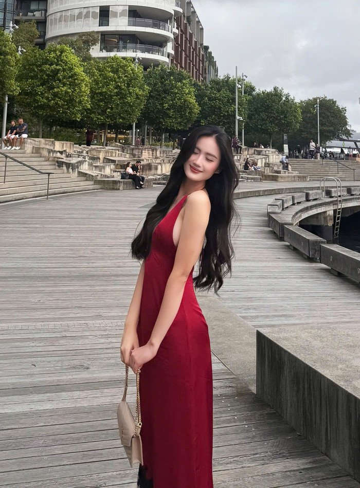 Nhiều người nhận xét nàng hậu sinh năm 2002 ngày càng cuốn hút, trưởng thành.