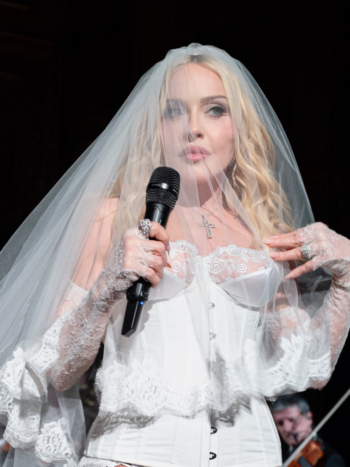 Madonna và nghệ thuật tái sinh hình tượng sau hơn bốn thập niên Ảnh 6