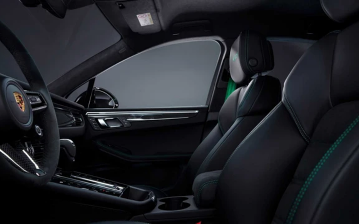 Nội thất sang trọng bên trong chiếc xe 3 tỷ của Quế Ngọc Hải. (Ảnh: Porsche)