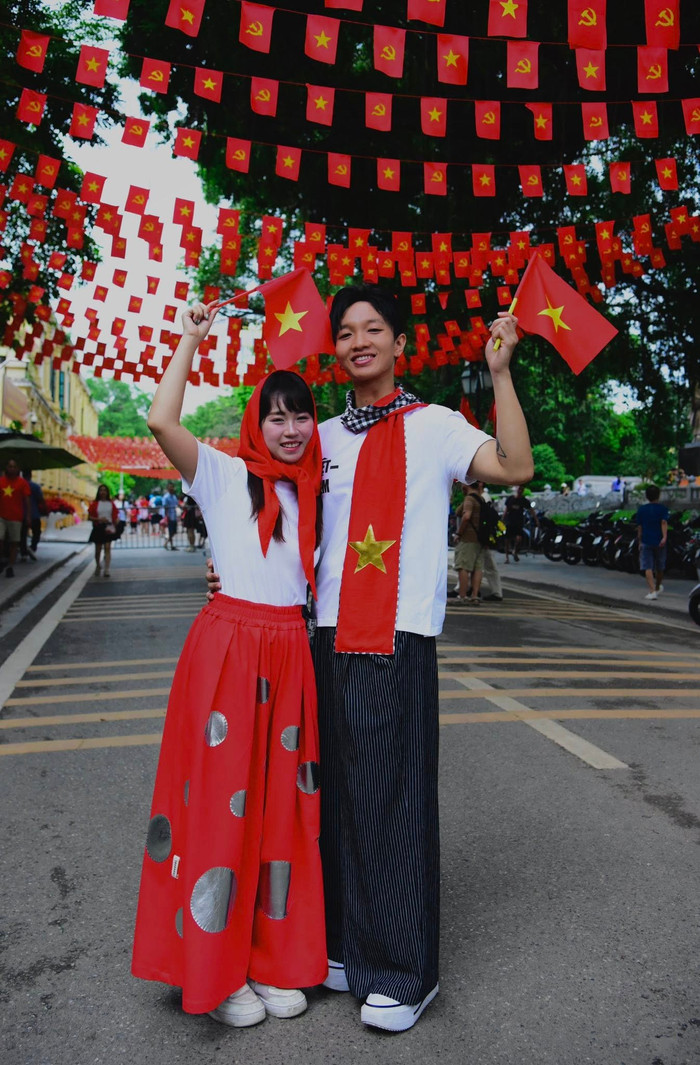 Ca sĩ Hoàng Dũng được bà xã âm thầm làm hậu phương để anh yên tâm phát triển sự nghiệp. Ảnh: FBNV