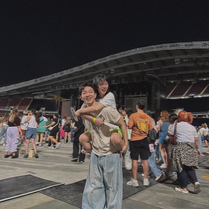 Vợ chồng ca sĩ Hoàng Dũng đã đồng hành cùng nhau trong công việc lẫn cuộc sống. Ảnh: FBNV