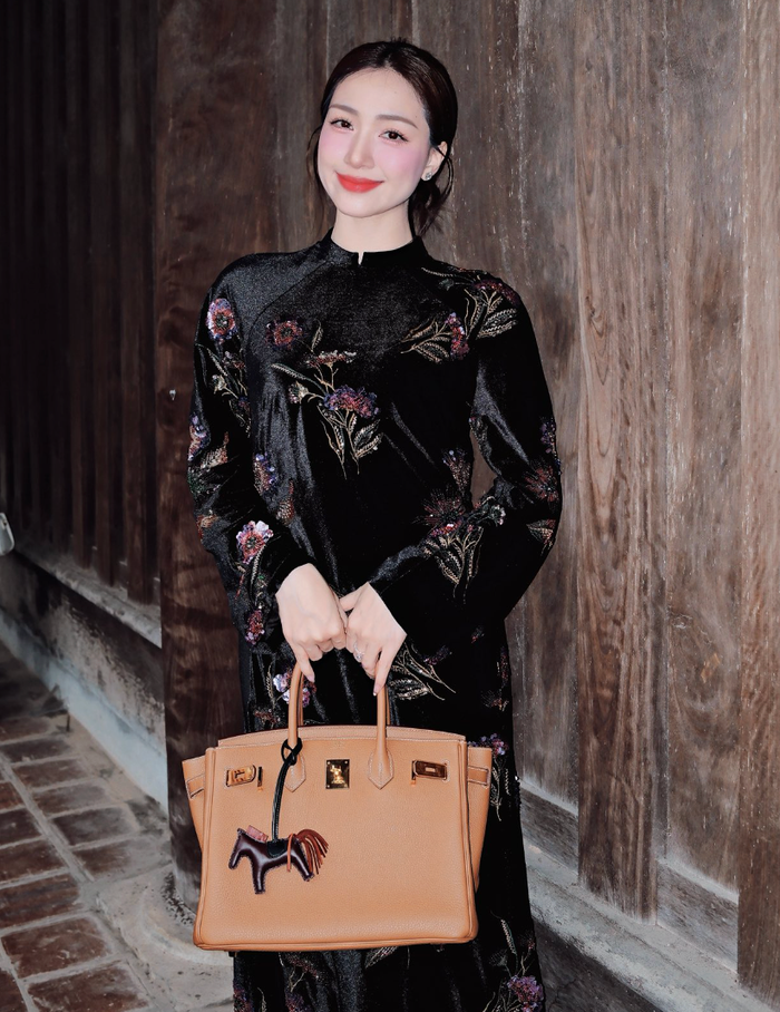 Hòa Minzy thể hiện sự trung lập khi đón nhận tin đồn bản thân đã sinh con gái. Ảnh: FBNV