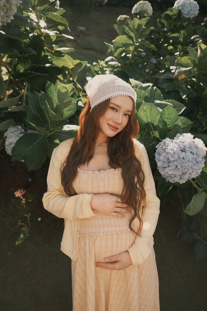 Nhiều khán giả bày tỏ sự ngưỡng mộ trước khả năng lấy lại vóc dáng nhanh chóng của Nhã Phương (Ảnh: FBNV).