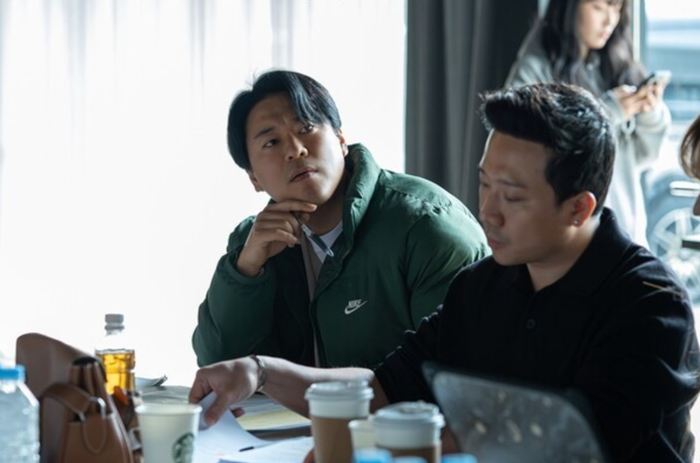 Hình ảnh của Trấn Thành tại buổi đọc kịch bản đầu tiên của phim.