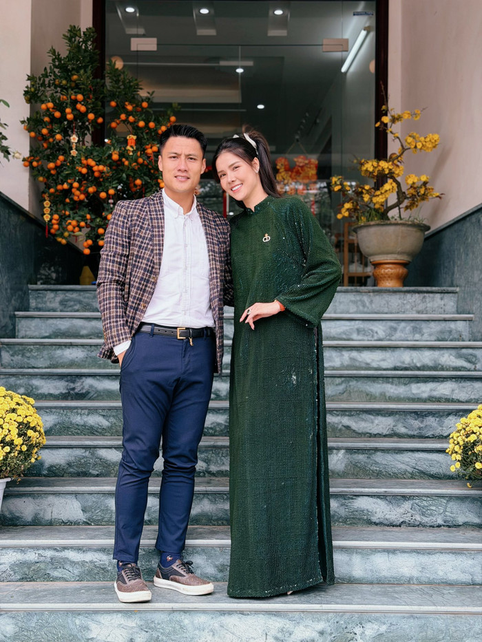 Kỳ Hân hiện có hôn nhân viên mãn bên cầu thủ Mạc Hồng Quân.