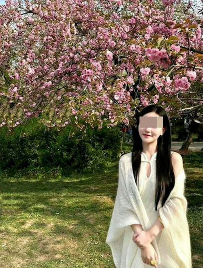 'Tiểu tam' bị vợ chính đánh ghen giữa đường, hành động của người chồng gây phẫn nộ Ảnh 3