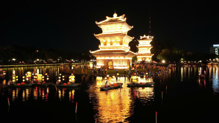 Ninh Bình - quê hương Phương Oanh về đêm có gì thú vị? Ảnh 3