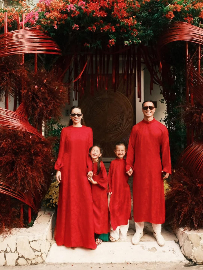 Hồ Ngọc Hà đang có cuộc sống hôn nhân hạnh phúc, bình yên bên Kim Lý và các con. Ảnh: FBNV