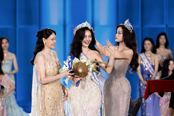 Á hậu Đào Thị Hiền trải qua nhiều giai đoạn trong hành trình đương nhiệm. (Ảnh: FBNV)