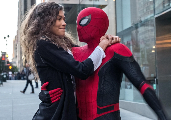 Zendaya thủ vai Michelle 'MJ' Jones, bạn gái thông minh và cá tính của Peter Parker (Tom Holland) trong ba phần phim Spider-Man thuộc Vũ trụ Điện ảnh Marvel. - Ảnh: NSX