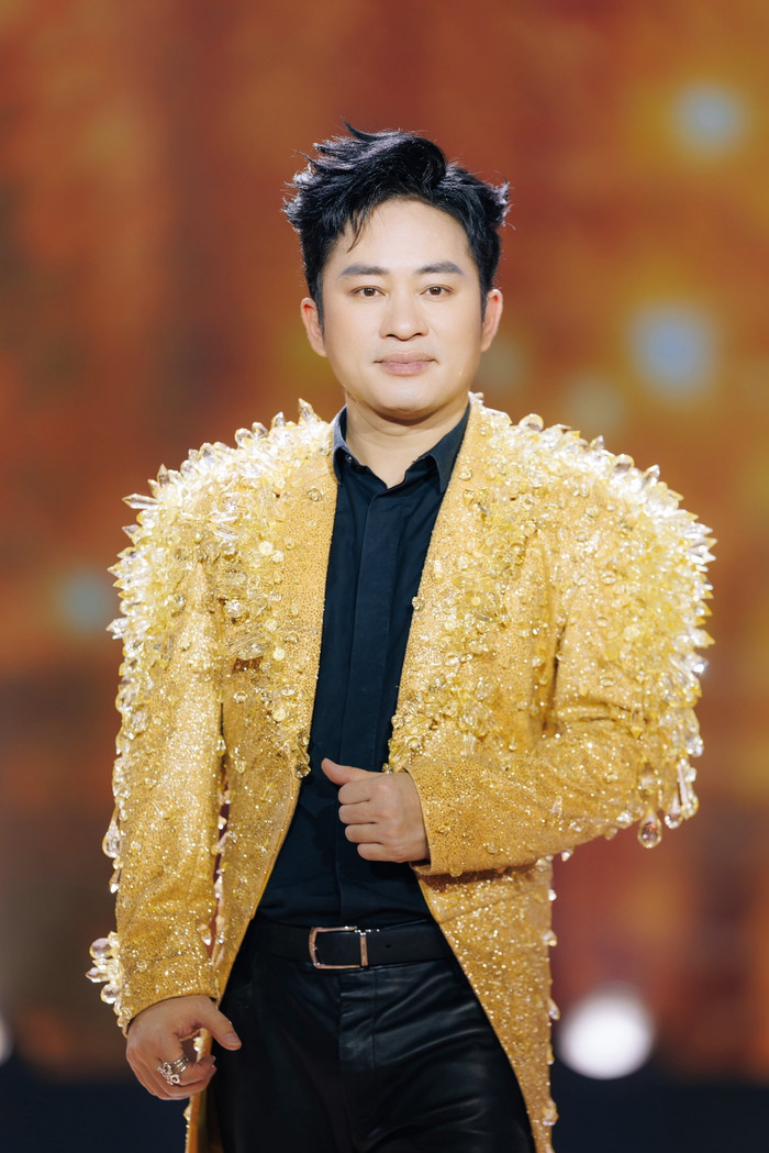 Tùng Dương: 'Hãy ngừng so sánh ca sĩ AI và ca sĩ thật' Ảnh 2