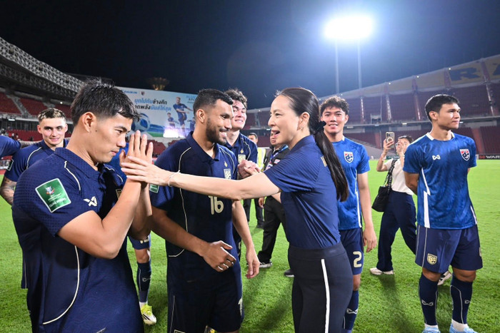 Madam Pang lần đầu trải lòng, gửi lời tới người hâm mộ Thái Lan sau khi giành vé dự Asian Cup 2027. Ảnh: FAT