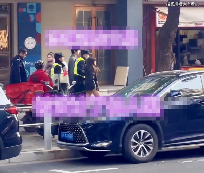 Nói dối đi chơi với bạn, cô gái bị người yêu bắt quả tang hành động đáng xấu hổ Ảnh 4