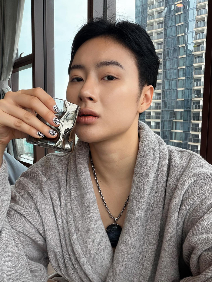 Nhiều khán giả tiếc nuối nhắc lại hình ảnh nữ tính trước đây của Angela Phương Trinh.&nbsp;