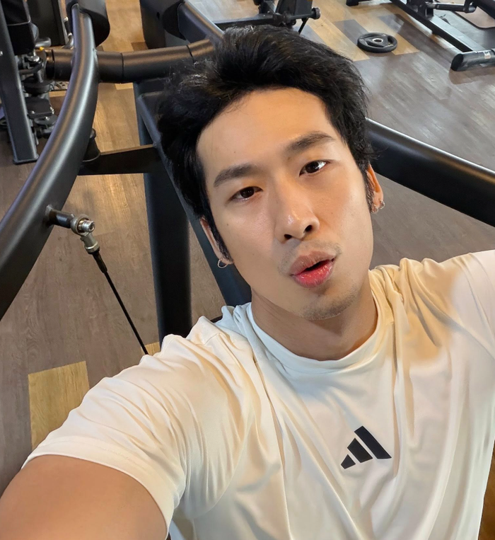 Tuấn Trần thu hút sự chú ý khi đăng tải loạt ảnh tại phòng tập.&nbsp;