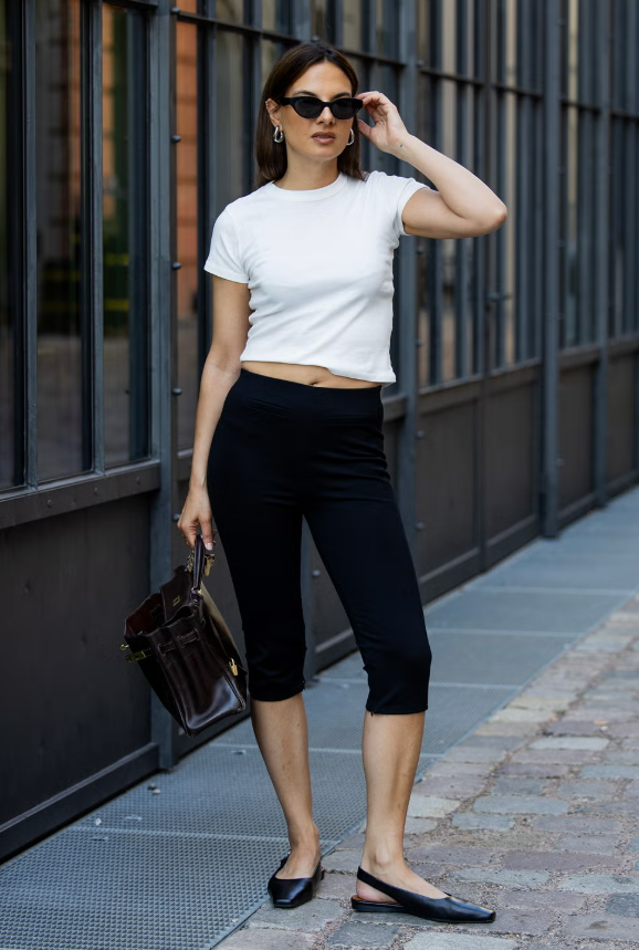 9 cách phối đồ sành điệu cùng áo phông trắng Ảnh 5