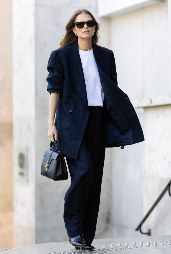 9 cách phối đồ sành điệu cùng áo phông trắng Ảnh 7