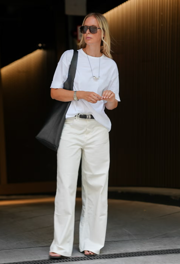 9 cách phối đồ sành điệu cùng áo phông trắng Ảnh 4