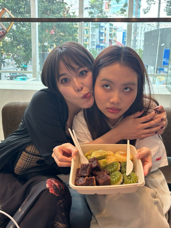 Nữ ca sĩ đến từ Nhật Bản ngỏ lời mời Phương Mỹ Chi đến đất nước của cô trong thời gian gần nhất có thể.