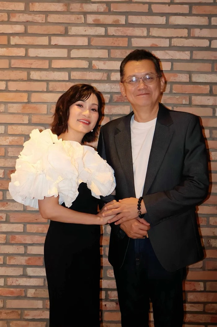 Nghệ sĩ Hữu Châu và nghệ sĩ Hồng Đào có mối quan hệ thân thiết 40 năm.