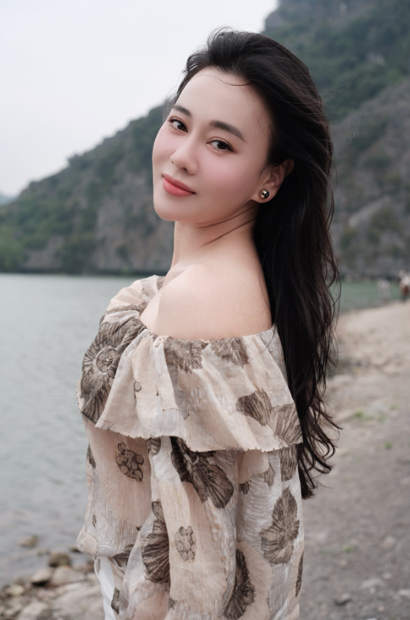 Ánh mắt của nữ diễn viên khiến nhiều người liên tưởng đến quãng thời gian nhiều biến động vừa qua