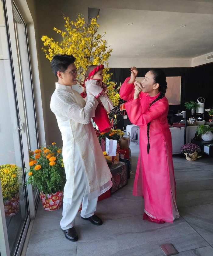 Gia đình nhỏ của Ngô Thanh Vân và Huy Trần.