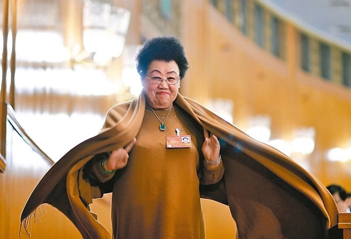 Trần Lệ Hoa còn được biết đến với lối sống giản dị. (Ảnh: Sohu)