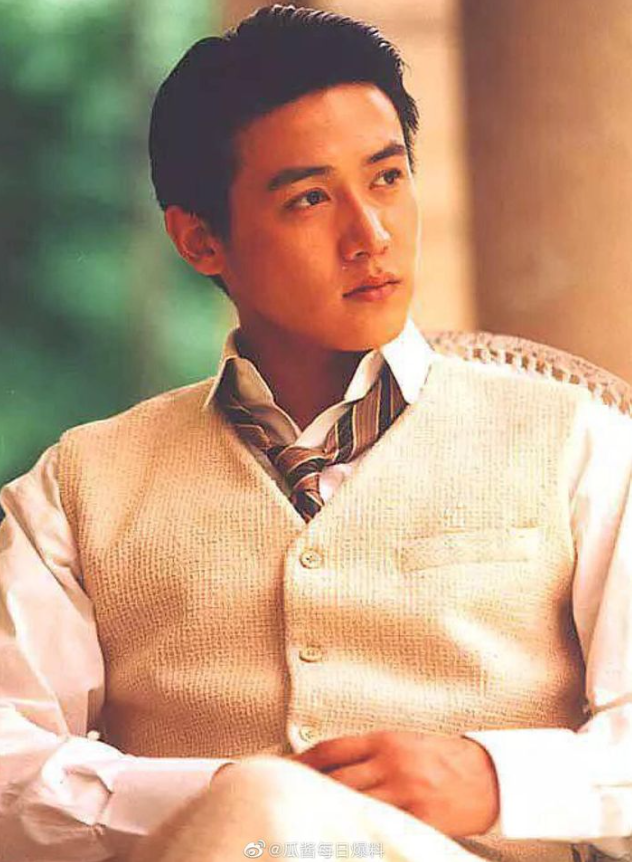 Top 10 mỹ nam sở hữu nhan sắc thanh tú gây sốt màn ảnh Hoa ngữ: Dương Dương, Tiêu Chiến dẫn đầu Ảnh 8