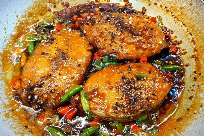 Cá thu kho tiêu. (Ảnh minh họa từ Internet)