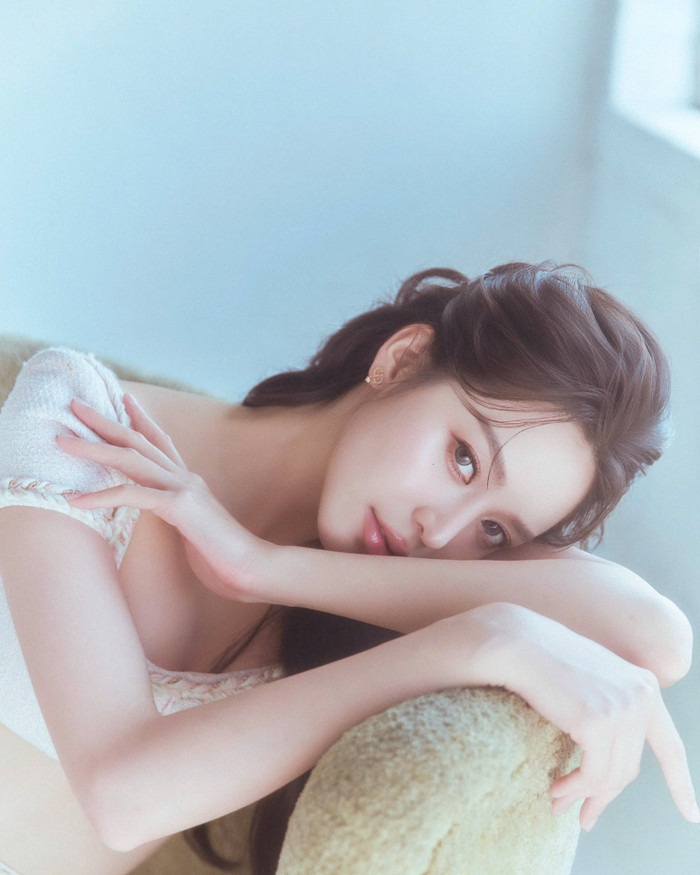 Vẻ ngoài của nàng Hậu nhận được nhiều quan tâm. Ảnh: FBNV&nbsp;