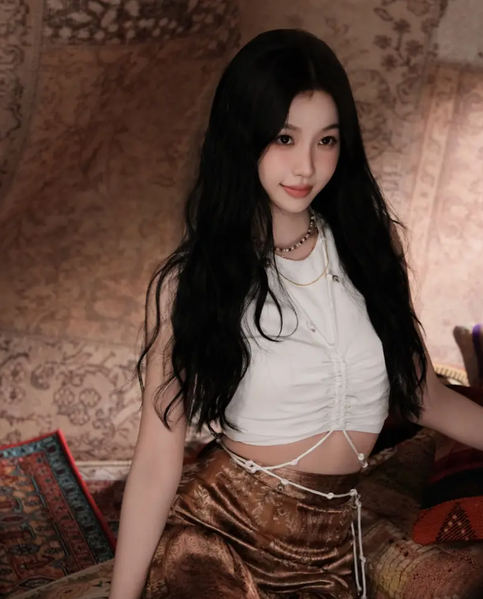 Cận cảnh gương mặt không góc chết chứng minh nhan sắc ngày càng mặn mà của nữ diễn viên. - Ảnh: Sohu