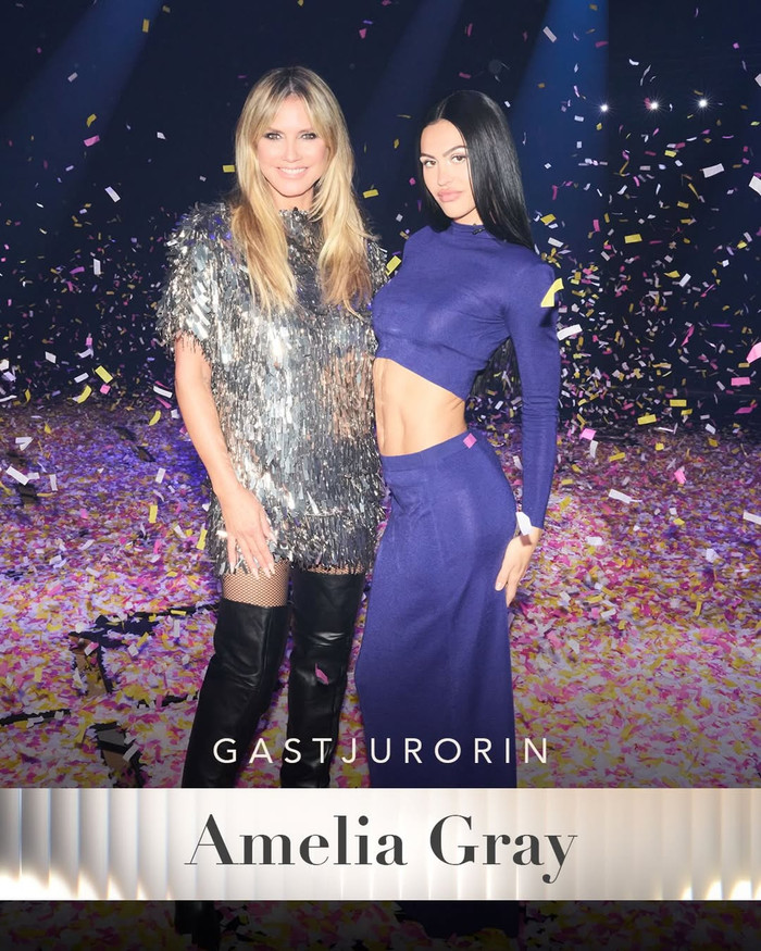 Heidi Klum tỏa sáng trong chiếc váy ngắn lấp lánh kim tuyến. Ảnh: @germanysnexttopmodel